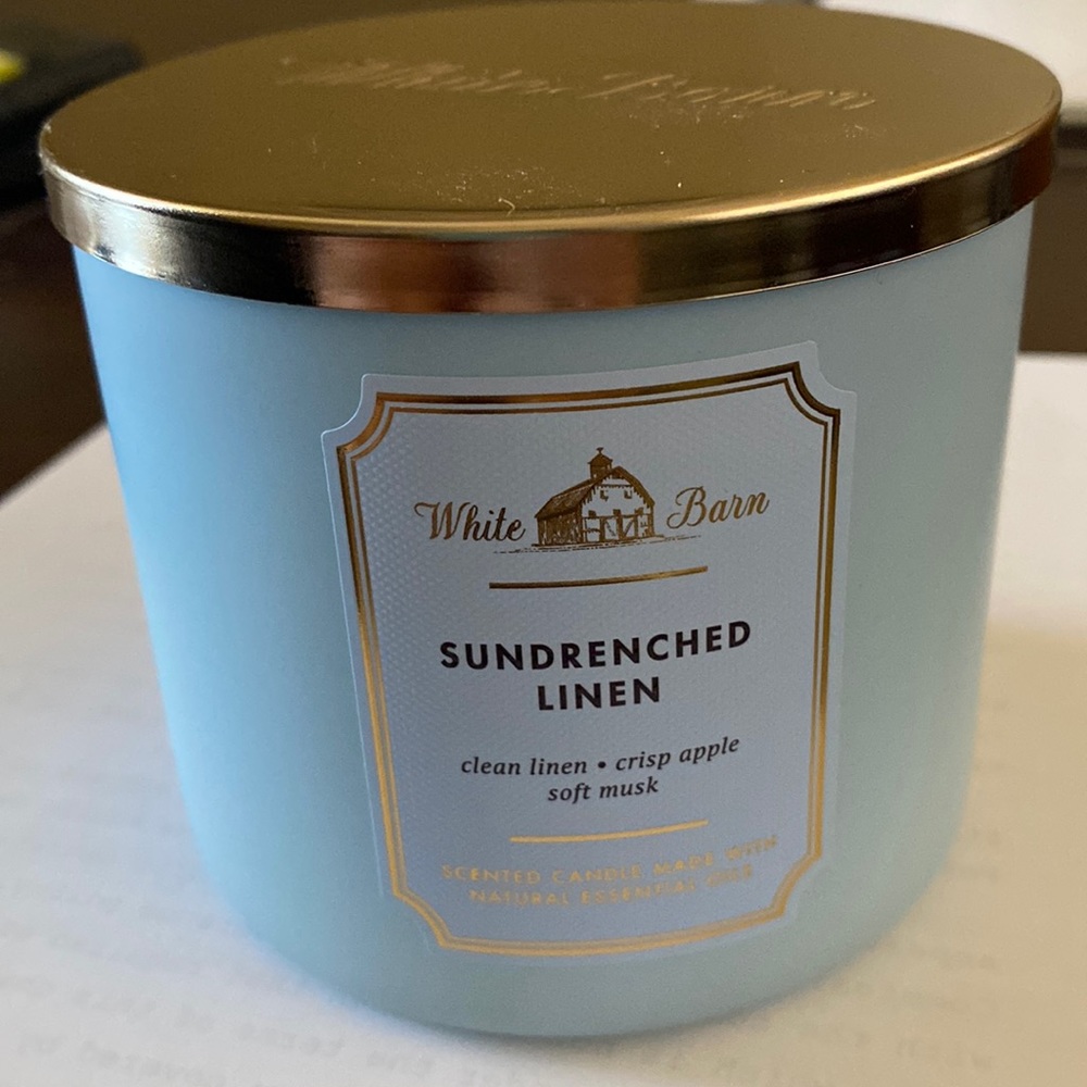 White barn sun drenched linen candle